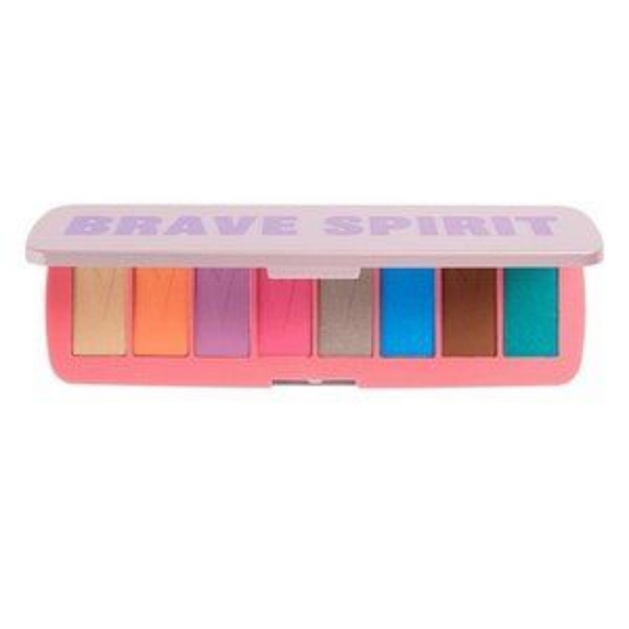 *FREE* NWT Makeup Revolution Brave Spirit Eye Shadow Palette - Picture 3 of 7